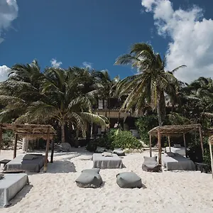 Nest Hotel